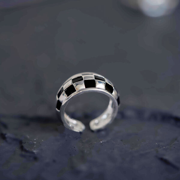 Classical checkered silver ring - Image 7