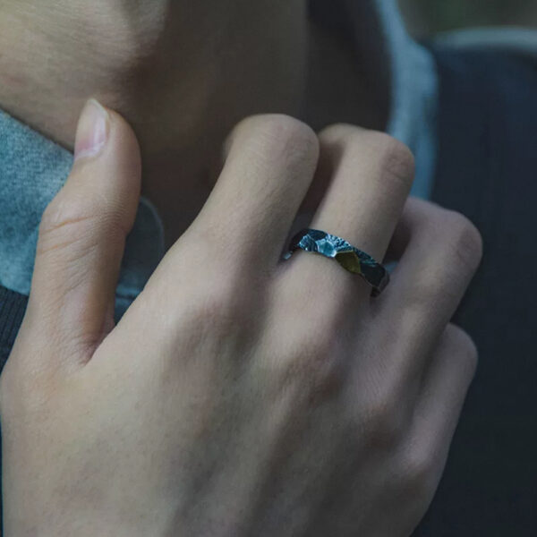 Hand-hammered sterling silver ring - Image 5
