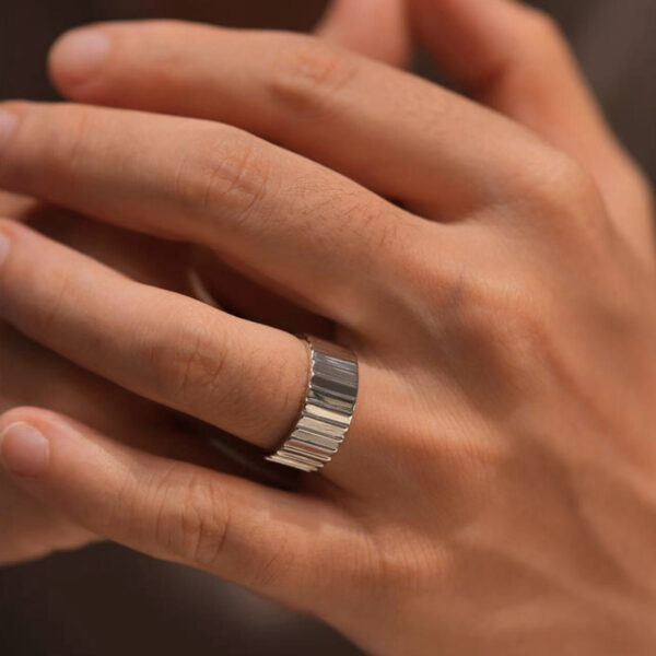 Vertical striped silver ring - Image 6
