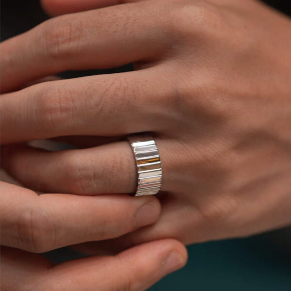 Vertical striped silver ring - Image 4